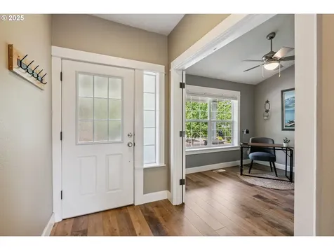 947 28th Street Hood River OR 97031