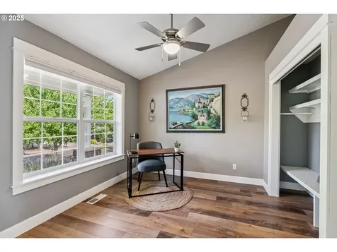947 28th Street Hood River OR 97031