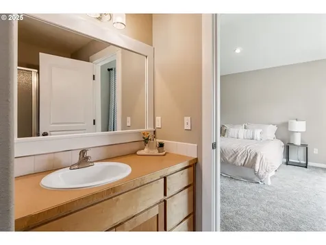 947 28th Street Hood River OR 97031