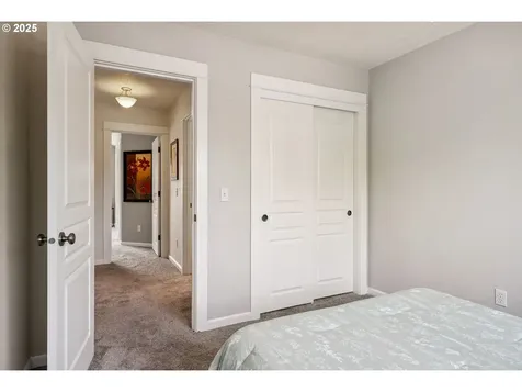 947 28th Street Hood River OR 97031