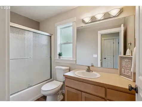 947 28th Street Hood River OR 97031