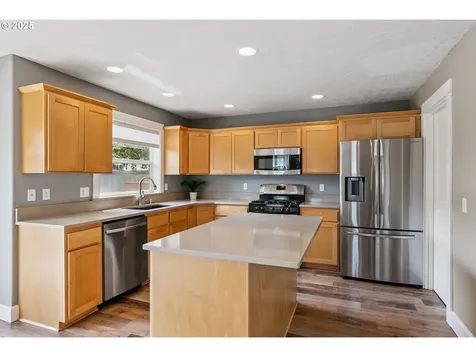 947 28th Street Hood River OR 97031