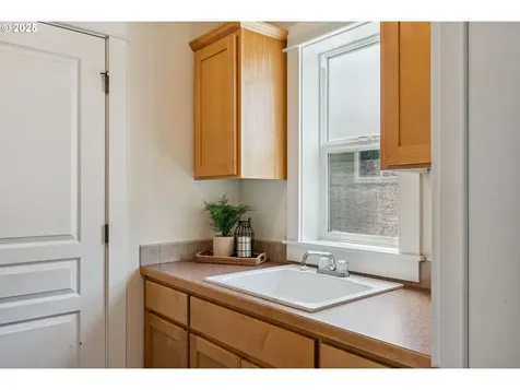 947 28th Street Hood River OR 97031
