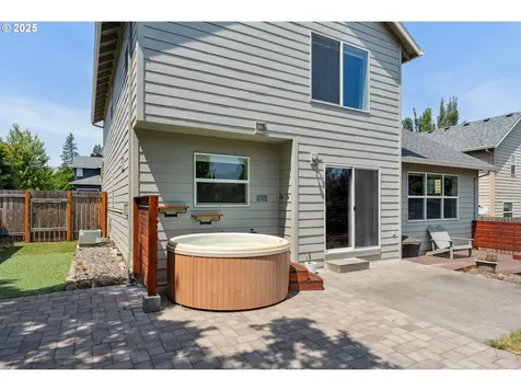 947 28th Street Hood River OR 97031