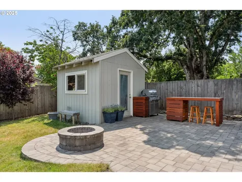 947 28th Street Hood River OR 97031