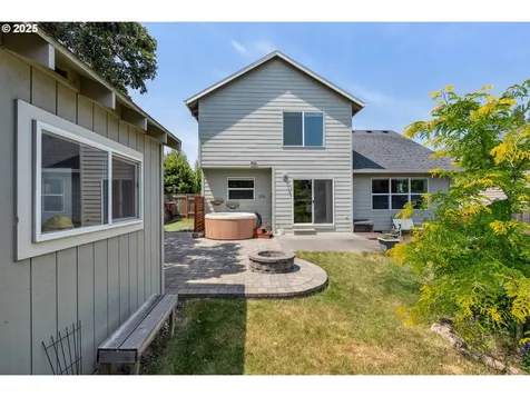 947 28th Street Hood River OR 97031
