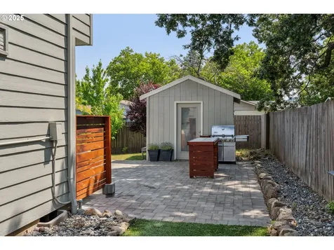 947 28th Street Hood River OR 97031