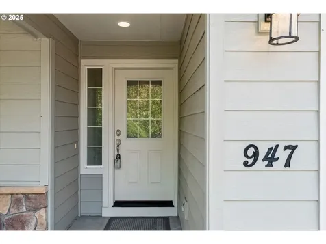 947 28th Street Hood River OR 97031