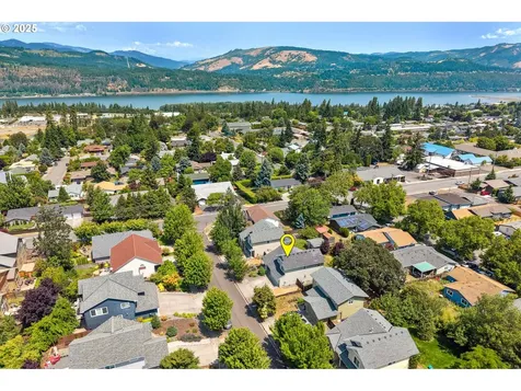 947 28th Street Hood River OR 97031
