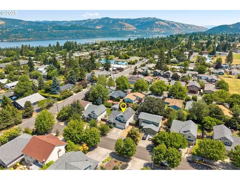947 28th Street Hood River OR 97031