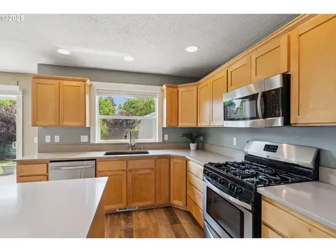 947 28th Street Hood River OR 97031