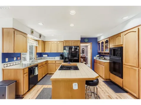 8225 SW Gearhart Drive Beaverton OR 97007