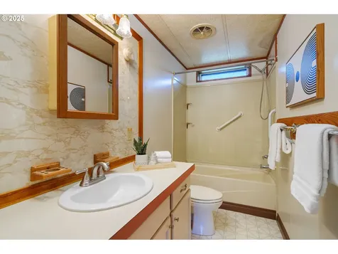 16584 S Windy City Road Mulino OR 97042