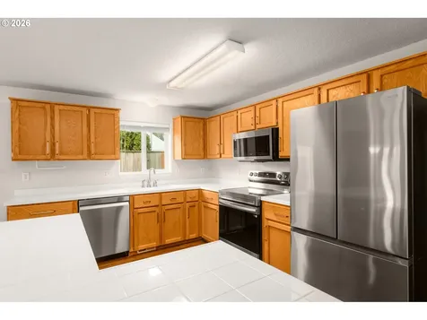 7082 SE Lois Street Hillsboro OR 97123
