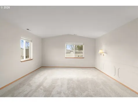 7082 SE Lois Street Hillsboro OR 97123