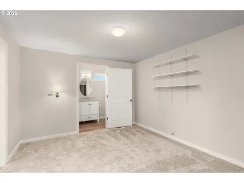 7082 SE Lois Street Hillsboro OR 97123
