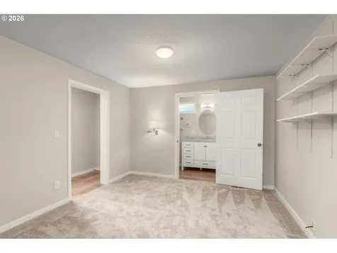 7082 SE Lois Street Hillsboro OR 97123