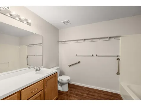7082 SE Lois Street Hillsboro OR 97123