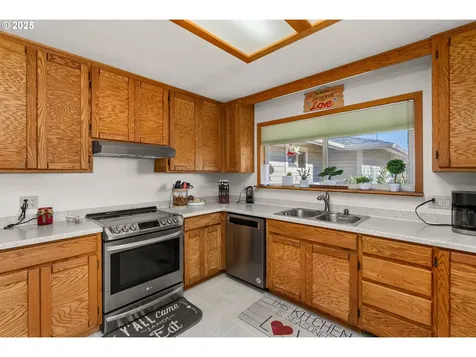 209 Stearns Road Chehalis WA 98532