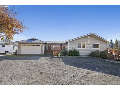 209 Stearns Road Chehalis WA 98532