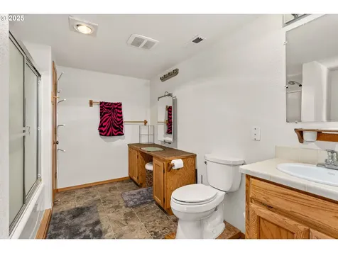 209 Stearns Road Chehalis WA 98532