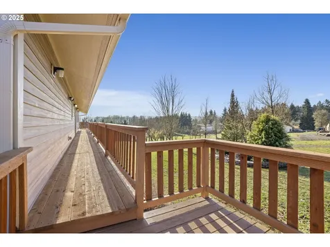 209 Stearns Road Chehalis WA 98532
