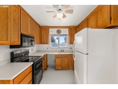 209 Stearns Road Chehalis WA 98532