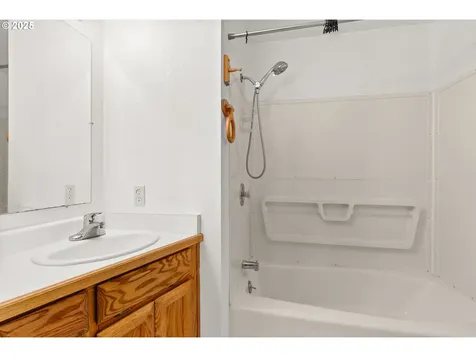 209 Stearns Road Chehalis WA 98532