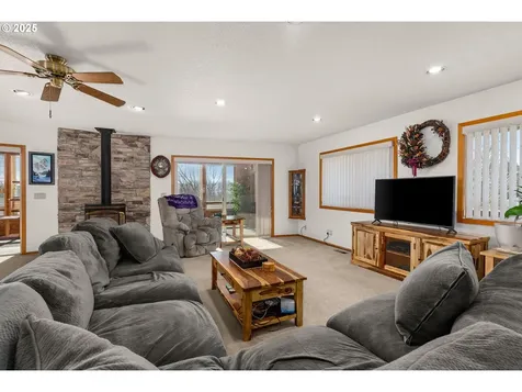 209 Stearns Road Chehalis WA 98532