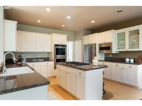 13581 SW Essex Drive Portland OR 97223