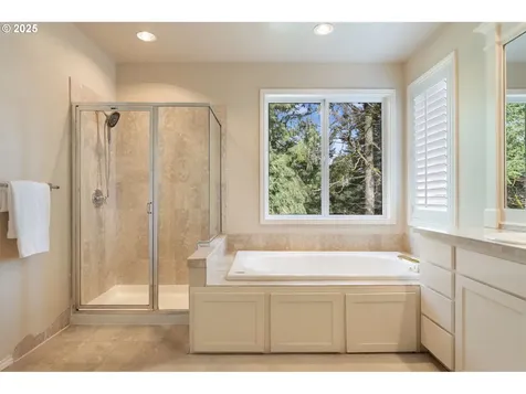 13581 SW Essex Drive Portland OR 97223