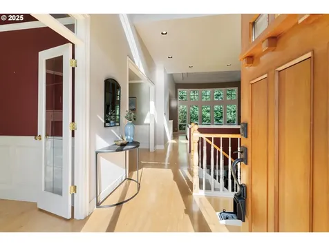 13581 SW Essex Drive Portland OR 97223