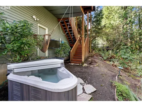 13581 SW Essex Drive Portland OR 97223