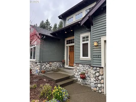 13581 SW Essex Drive Portland OR 97223