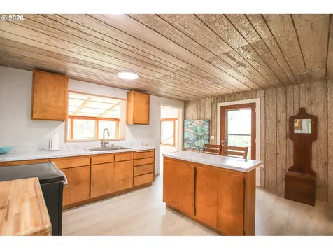 88539 5th Avenue Florence OR 97439