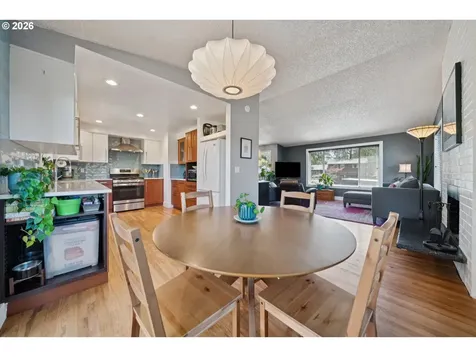 12221 SW Taylor Court Portland OR 97225