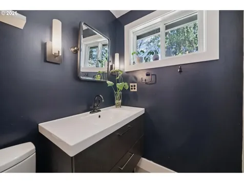 12221 SW Taylor Court Portland OR 97225