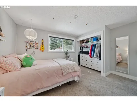12221 SW Taylor Court Portland OR 97225