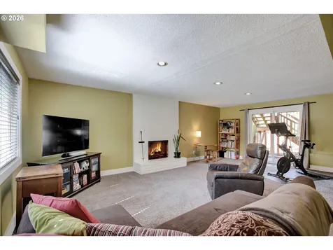 12221 SW Taylor Court Portland OR 97225