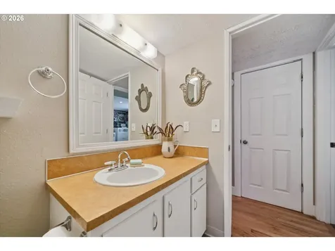 12221 SW Taylor Court Portland OR 97225