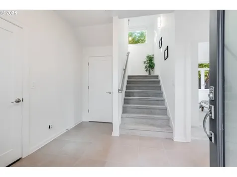 77 NE 58th Avenue Portland OR 97213