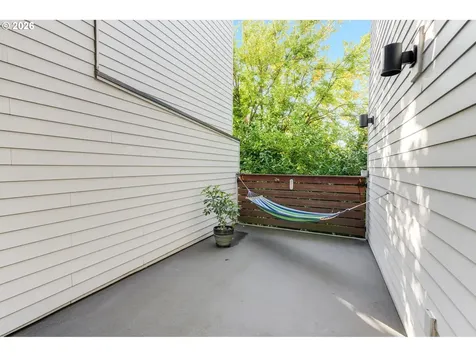 77 NE 58th Avenue Portland OR 97213