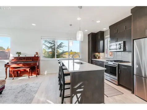 77 NE 58th Avenue Portland OR 97213