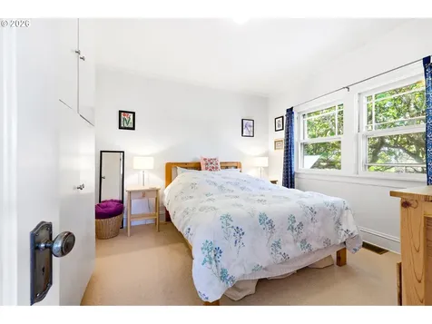 8951 N Van Houten Avenue Portland OR 97203
