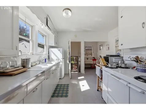 8951 N Van Houten Avenue Portland OR 97203