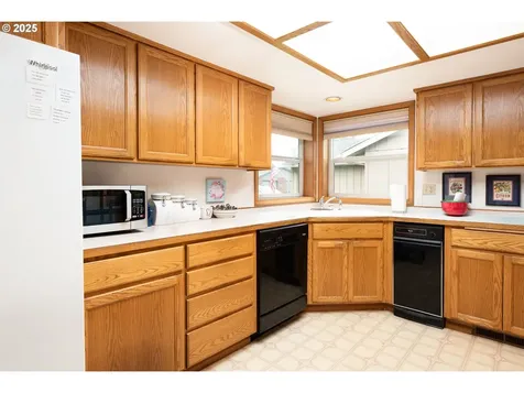 2707 Dayna Lane Eugene OR 97408