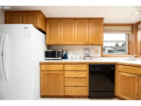 2707 Dayna Lane Eugene OR 97408