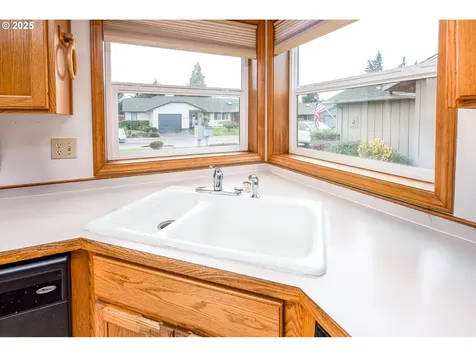 2707 Dayna Lane Eugene OR 97408