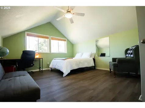 7919 SE Clackamas Road Milwaukie OR 97267