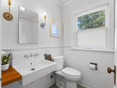 5806 SE Nehalem Street Portland OR 97206